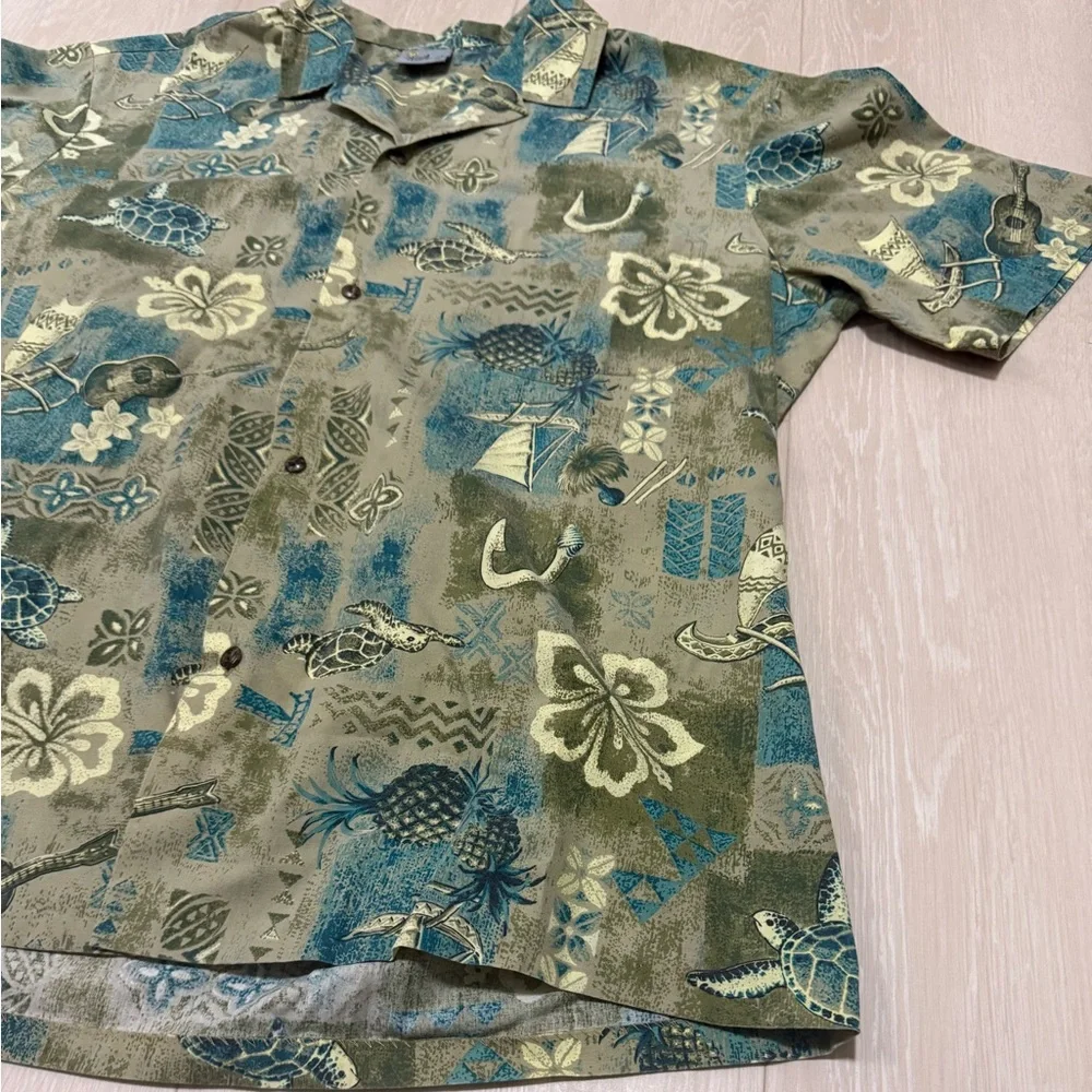 ✨ Royal Creations Green Turtle Ukulele Plumeria Hawaiian Shirt - Picture 3 of 8
